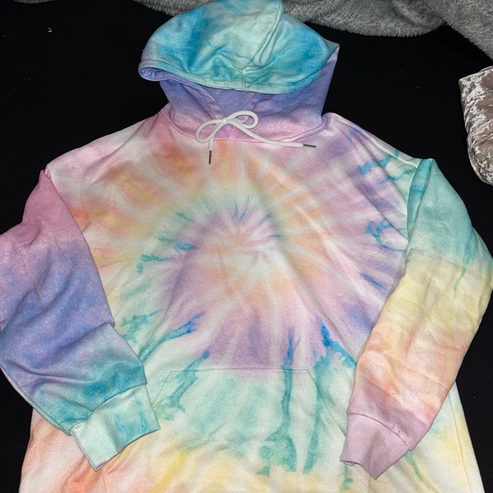 tie dye hoodie from amazon, size M